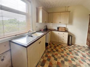 Kitchen Diner- click for photo gallery